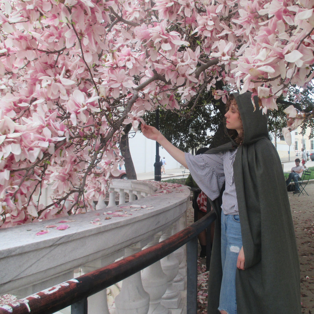 5 Reasons Why You Should Wear a Cloak in 2026